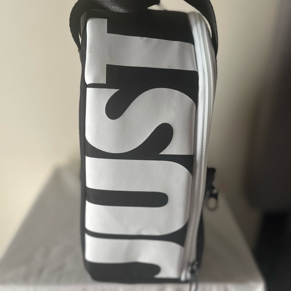 Nike Lunch Box - Picture 3 of 3